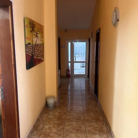 Pensiunea Nicolas 招待所 克拉奥华